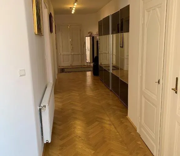 Air-conditioned Large Appartamento